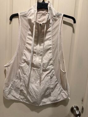 lululemon athletica White Sleeveless Mesh Panel Zip-Up Tank
